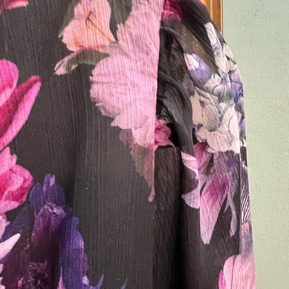 Beautifully dark floral moody maxi size med - Picture 5 of 7